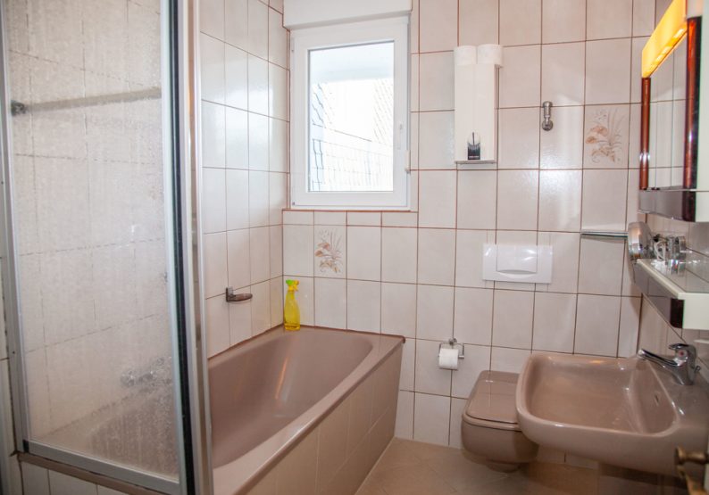 Badezimmer 2