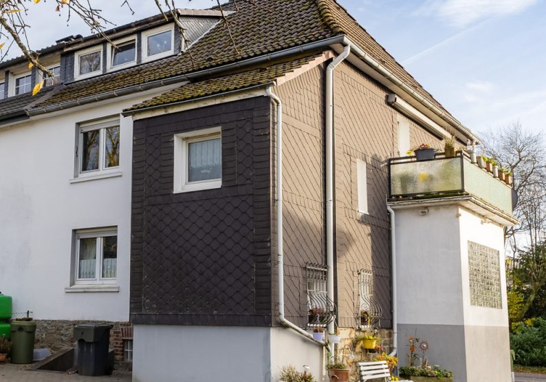 Rückansicht aus der Einfahrt