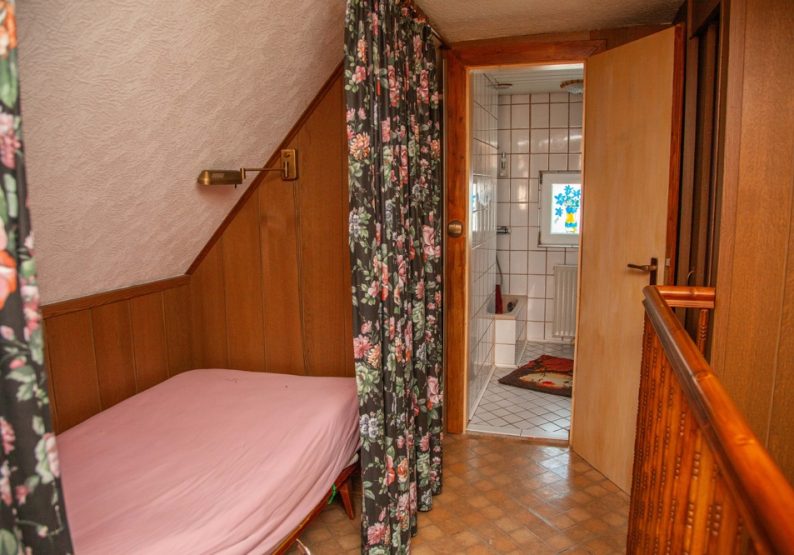 ...mit weiterem Badezimmer