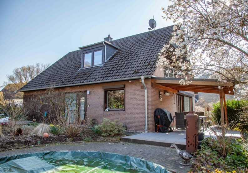 Haus- und Gartenansicht