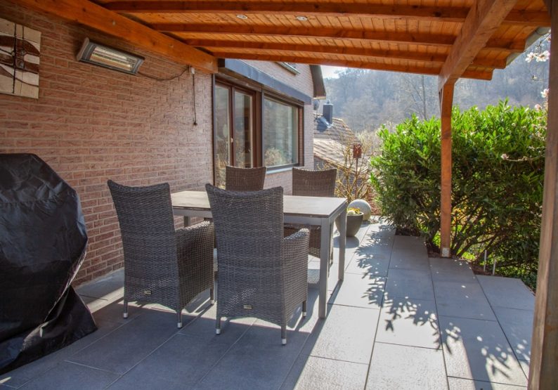 Überdachte Terrasse