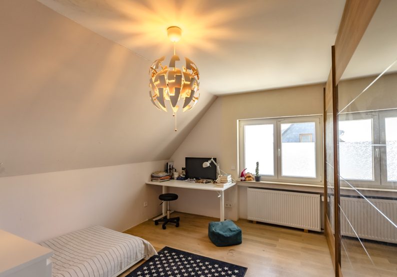 Arbeits-/ Kinderzimmer