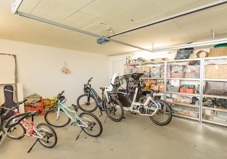 Doppelgarage mit Platz für mehr